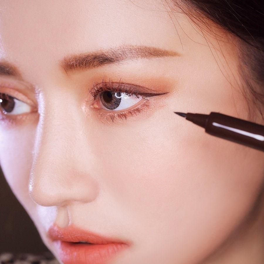 Choose Neutral Eyeshadow Colors